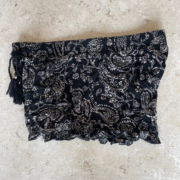 MUDD Black and White Tulip Paisley Shorts, Size M - Picture 6 of 7